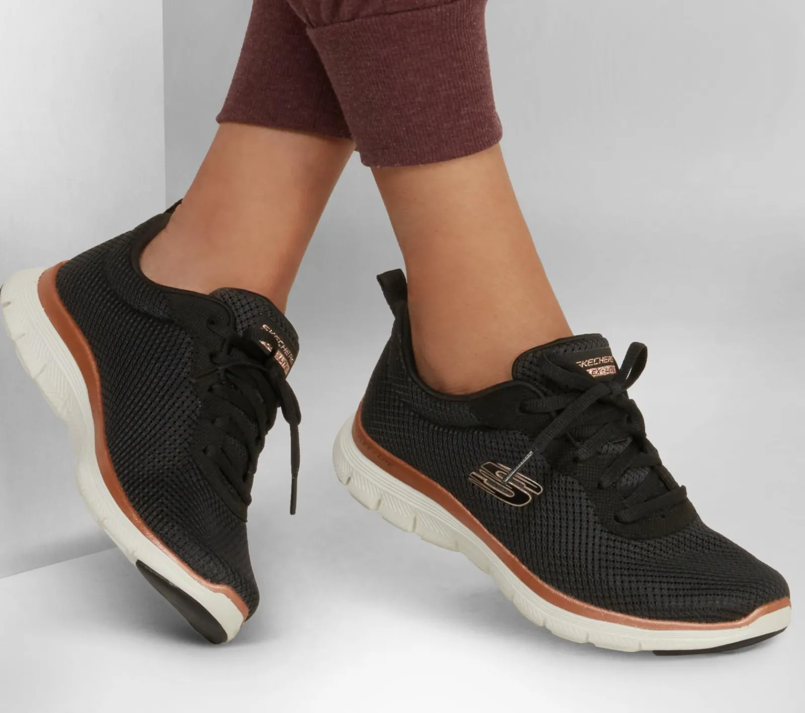 Com Atacadores|Sapatilhas-SKECHERS Flex Appeal 4.0 - Brilliant View PRETO / DOURADO ROSA